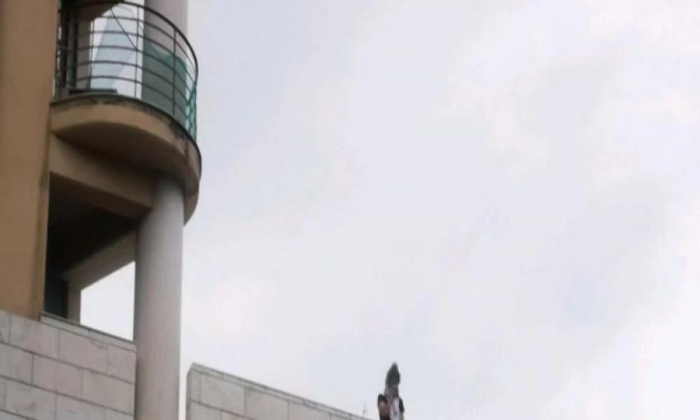 Έκρηξη σε εταιρεία στη Θεσσαλονίκη: Απεγκλωβίστηκε γυναίκα